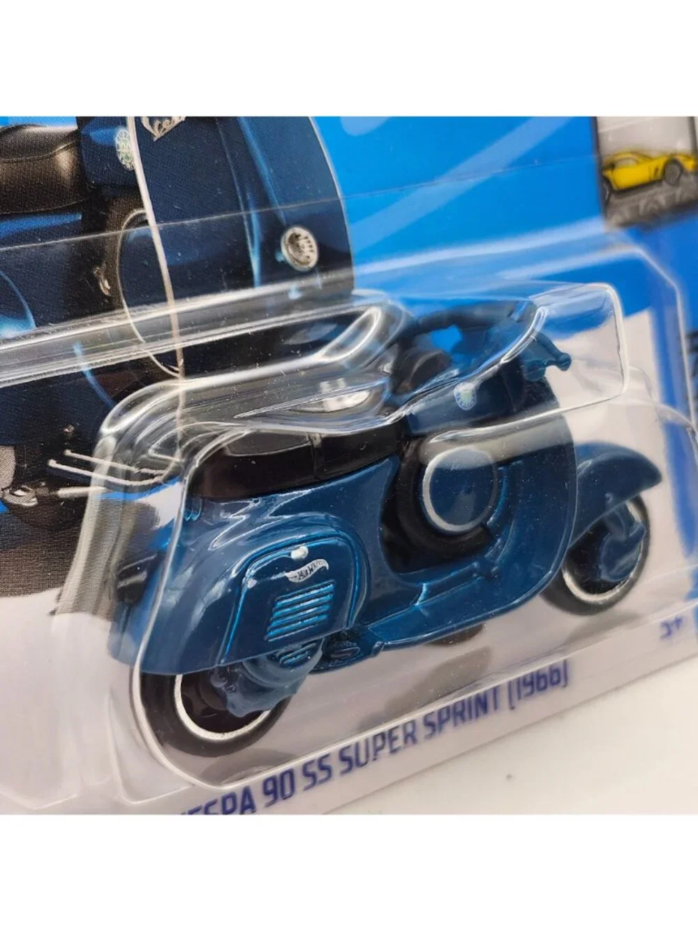 Hot Wheels Vespa 90 SS Super Sprint 1966 Blue Factory Fresh Short Card